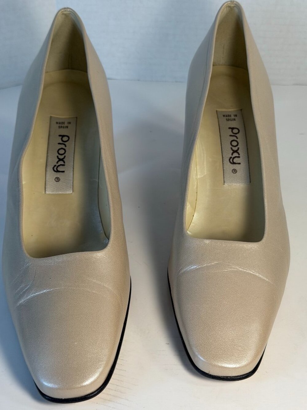 Women's Beige {NUDE} size 9.5 pumps by Proxy